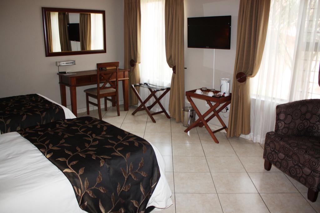 יוהנסבורג Eagles Nest Lodge מראה חיצוני תמונה